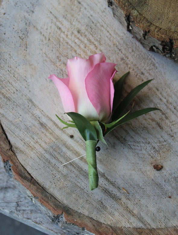 CLASSIC BOUTONNIERE